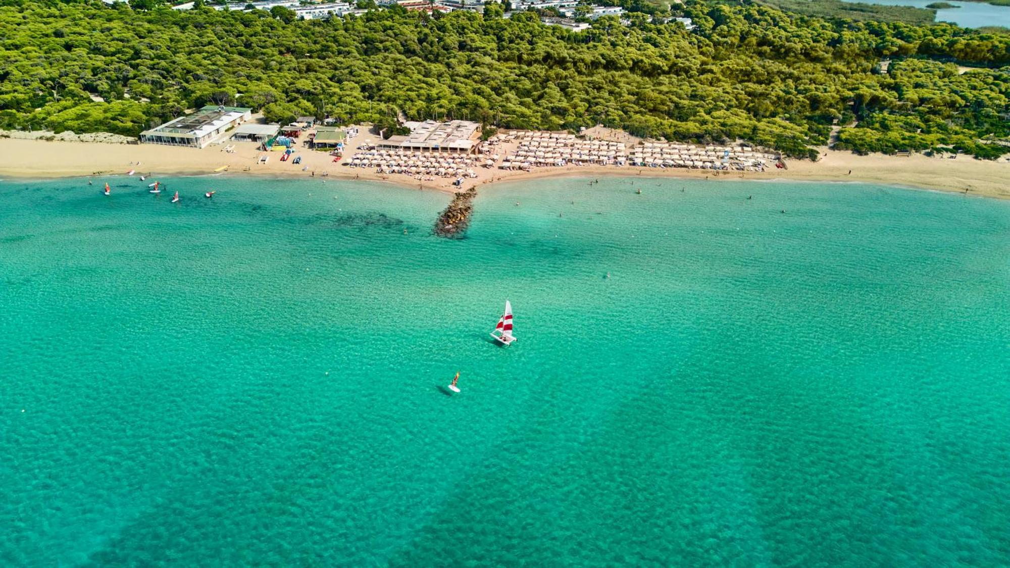 ホテル Robinson Apulia ウジェント エクステリア 写真